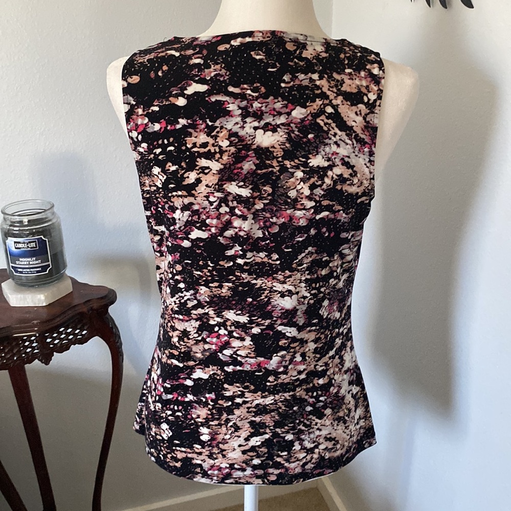 Beautiful CALVIN KLEIN sleeveless top - Picture 3 of 5
